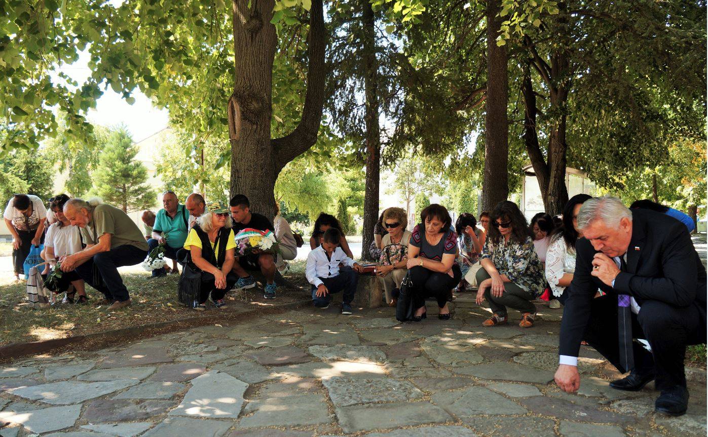  Почит към паметта на Апостола 